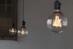 benefits of energy saving lightbulbs
